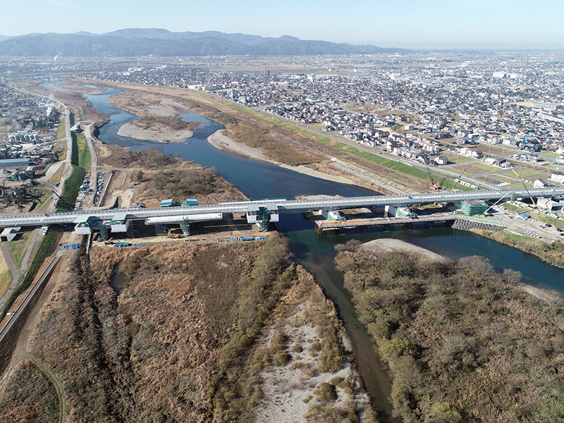 北陸新幹線、九頭竜川橋りょう他（鉄建・安部日鋼・清水組JV）